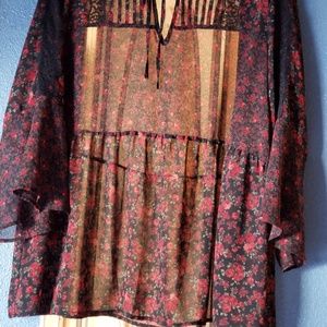 🌞TORRID BOHO SHEER FLOWY TOP